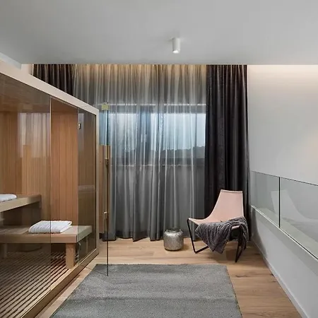Beautiful ! 4 Bedrooms !!! Vikendica