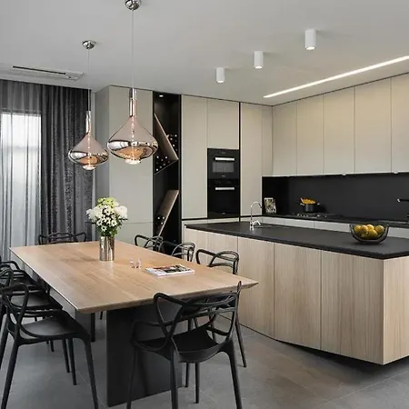 Beautiful ! 4 Bedrooms !!! * Vintijan