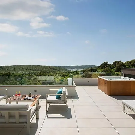 Beautiful ! 4 Bedrooms !!! *